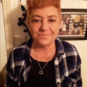 Meet your Posher, Laurie